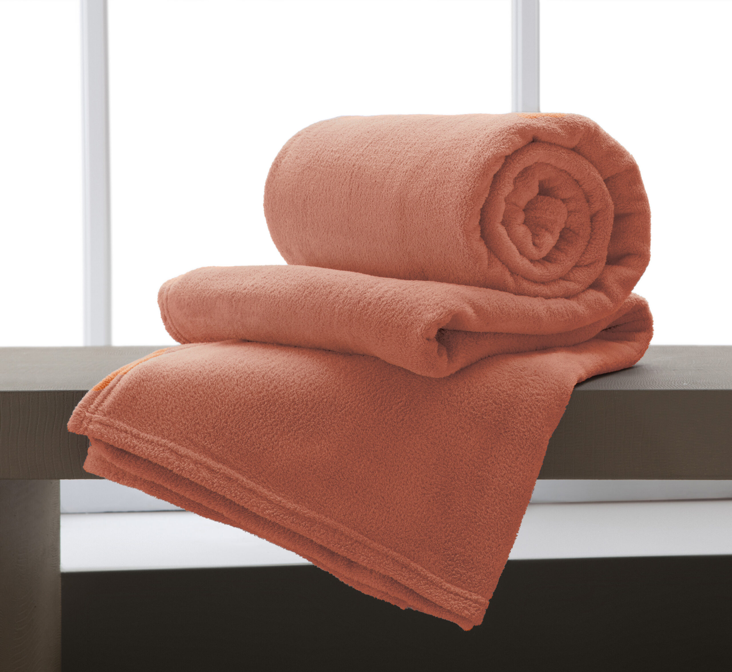 EUROPA LIGHT FAMILY-APRICOT-01-ALTA