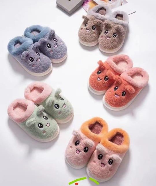 802463-PANTUFA EUROPA MAVI-AMBIENTADA 01